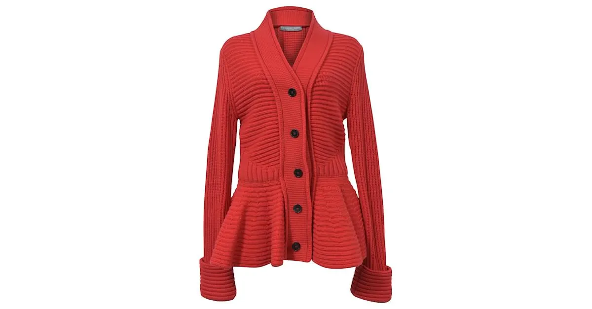 Alexander McQueen Cárdigan de punto grueso con peplum en lana roja 