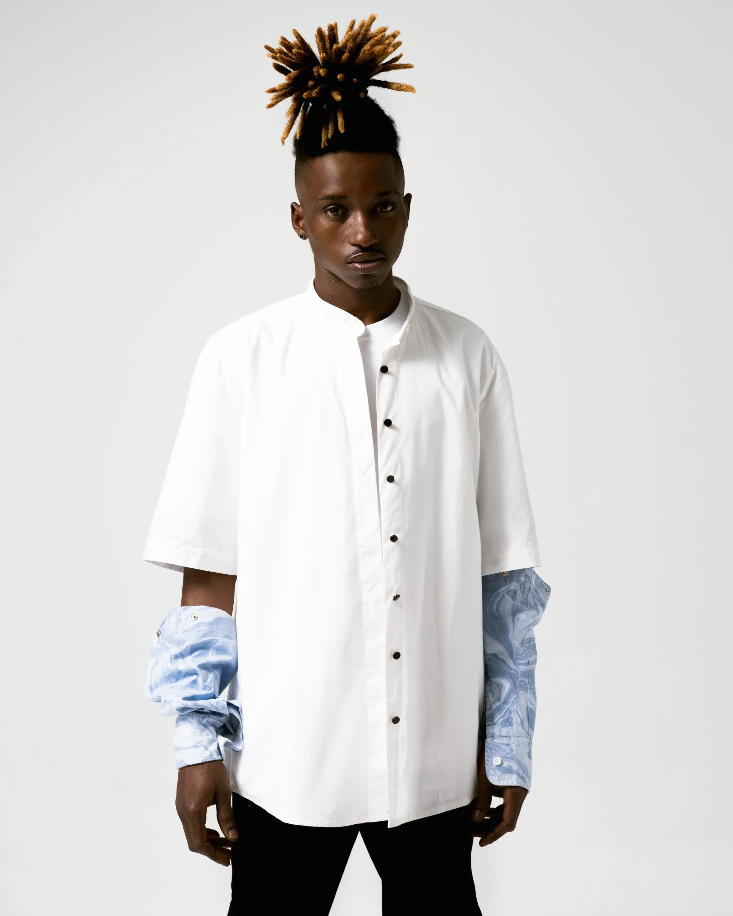 Camisa Logan with blue marble sleeves