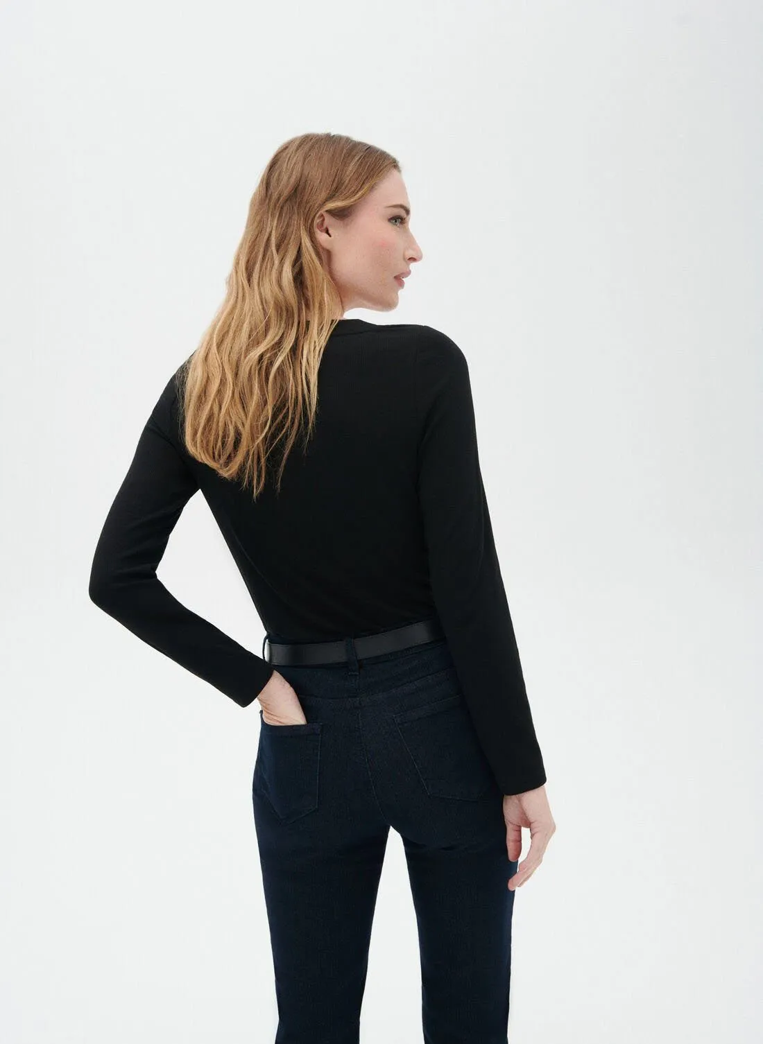 CAROLL TULA - Camiseta entallada de mezcla de algodón con cuello cuadrado en negro
