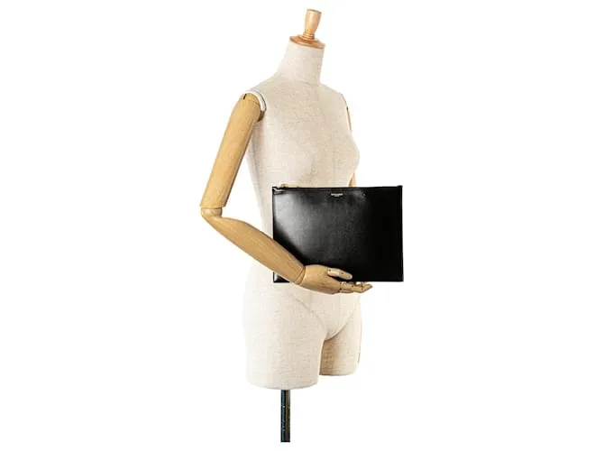 Clutch de cuero negro Saint Laurent 
