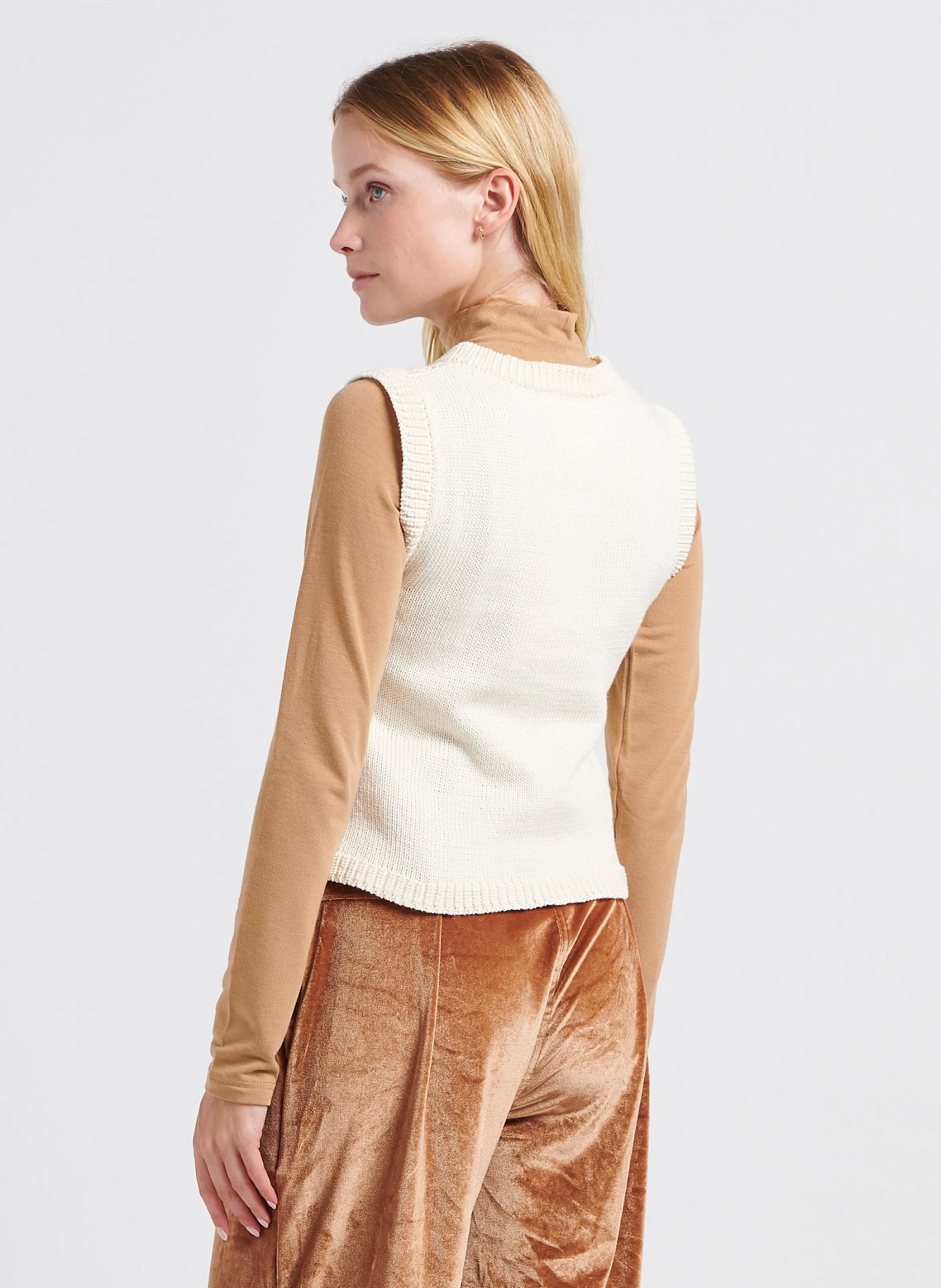 LUPE - Jersey de algodón orgánico con cuello redondo en beige