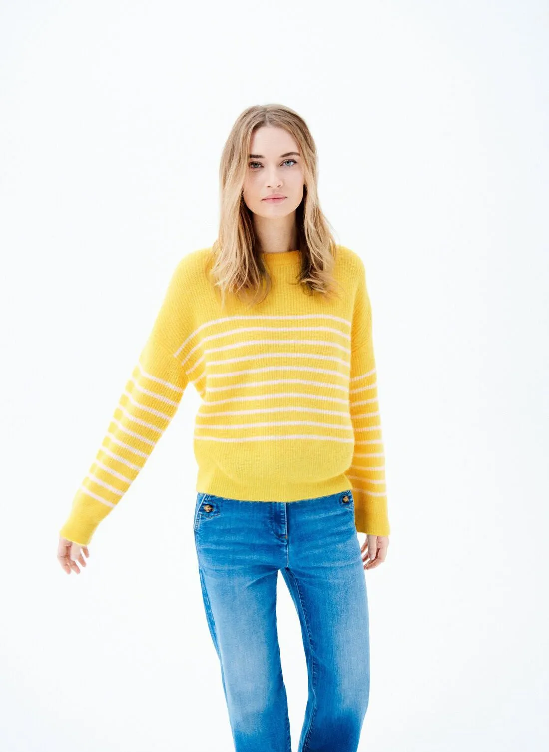 MALWINA - Jersey holgado de mezcla de lana de rayas en amarillo