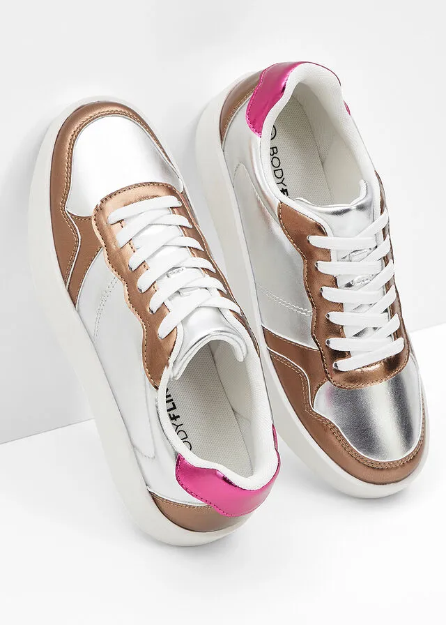 Sneakers bajos con plataforma plata-café con hielo-rosa oscuro