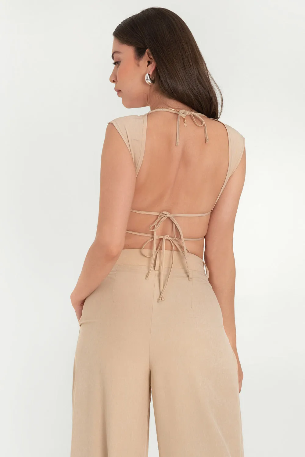 Top corto sin mangas escote espalda con lazos