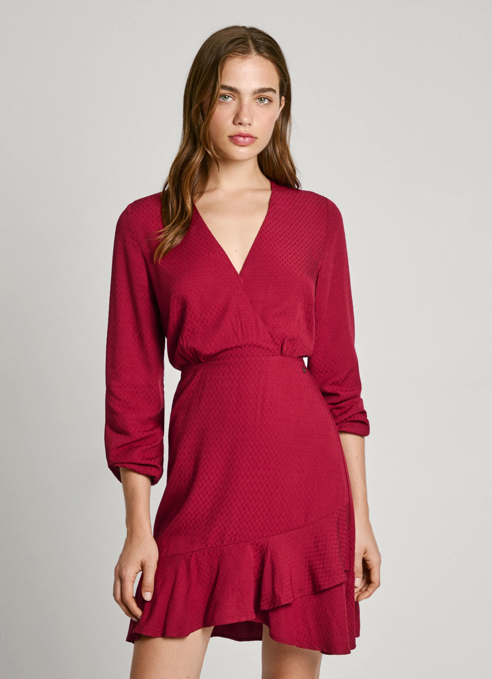 vestido corto cuello pico